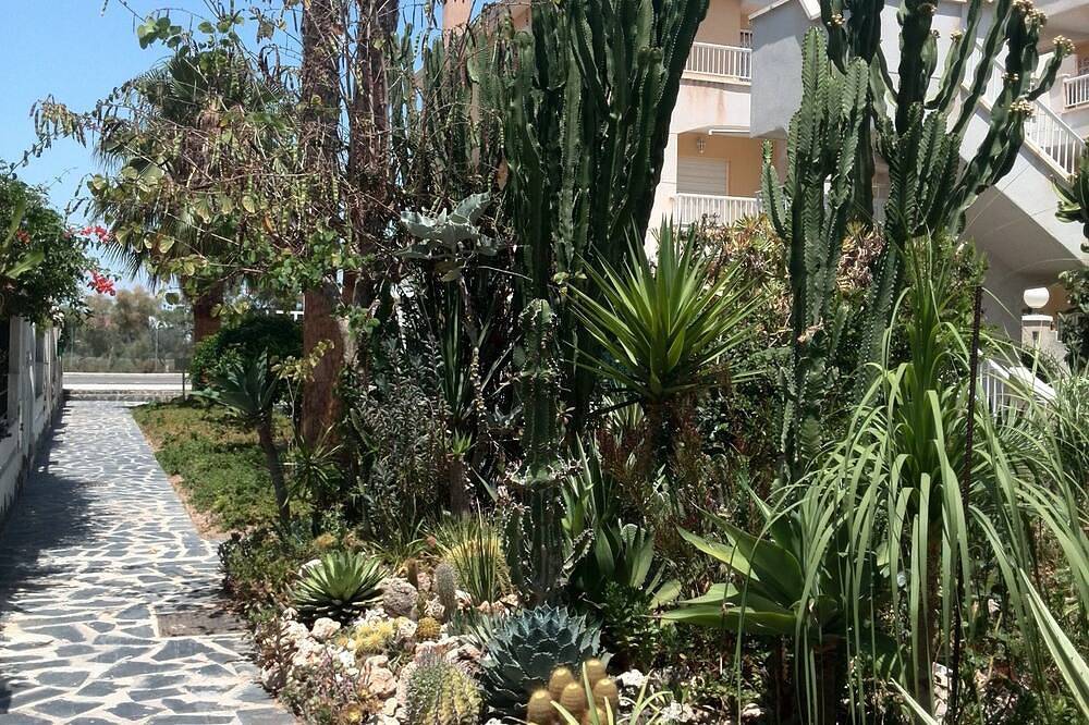 Centraal gelegen huis, terras, dicht bij strand en centrum, airco, gratis wifi. in Santa Pola, Costa Blanca
