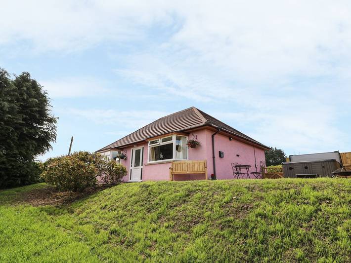 Cottage für 4 Personen, mit Garten und Whirlpool - 1