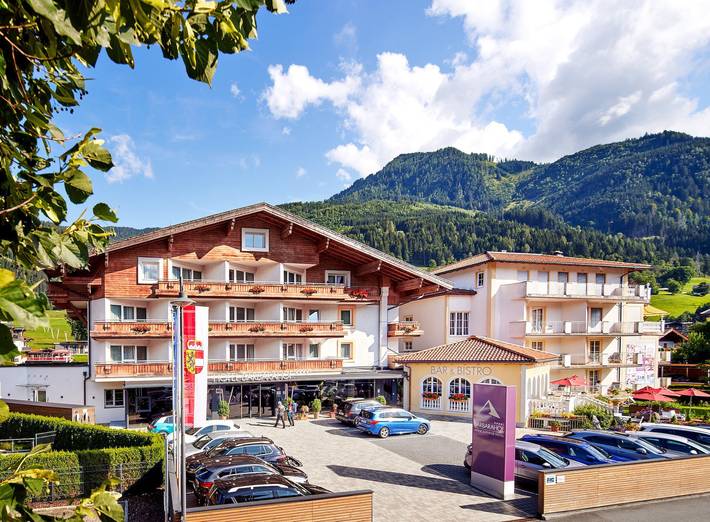 Hôtel pour 3 personnes, avec jardin ainsi que piscine et sauna
