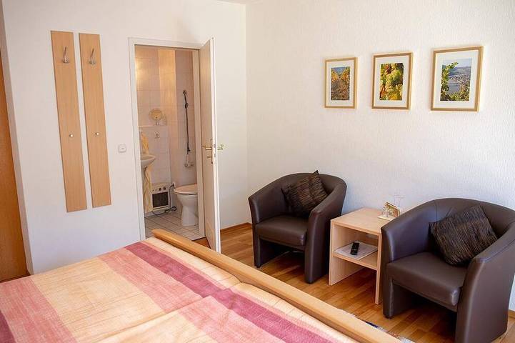 Doppelzimmer Dusche/Wc mit TV - Gästehaus Alfred u. Brunhilde Frick in Mehring, Moseleifel
