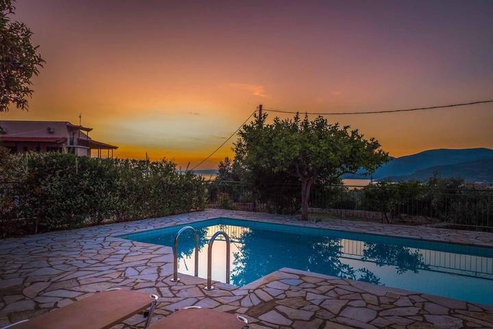 Villa für 2 Personen, mit Pool und Terrasse - 1