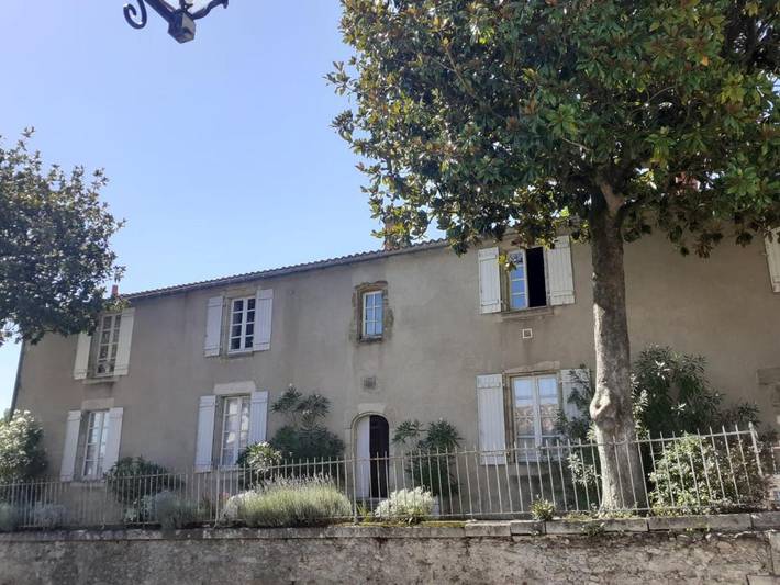 Location de vacances pour 2 personnes, avec vue et piscine ainsi que jardin et terrasse à Apremont - 4