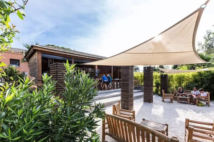 Camping für 8 Personen, mit Pool und Terrasse in Sérignan - 4