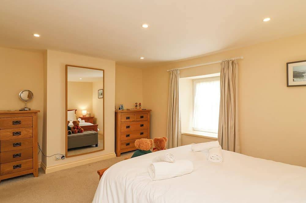 Bowman'S Cottage, romantic, with a garden in Wakeham, Portland in Easton (Portland), Isle of Portland