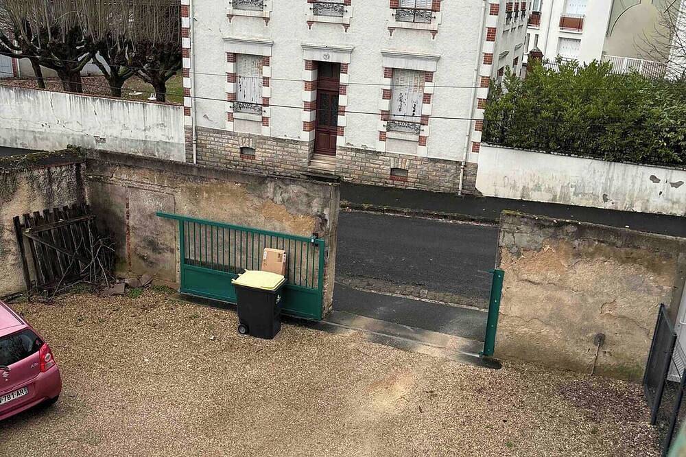 Ganze Wohnung, Vesuvius. in Vierzon, Vierzon Region
