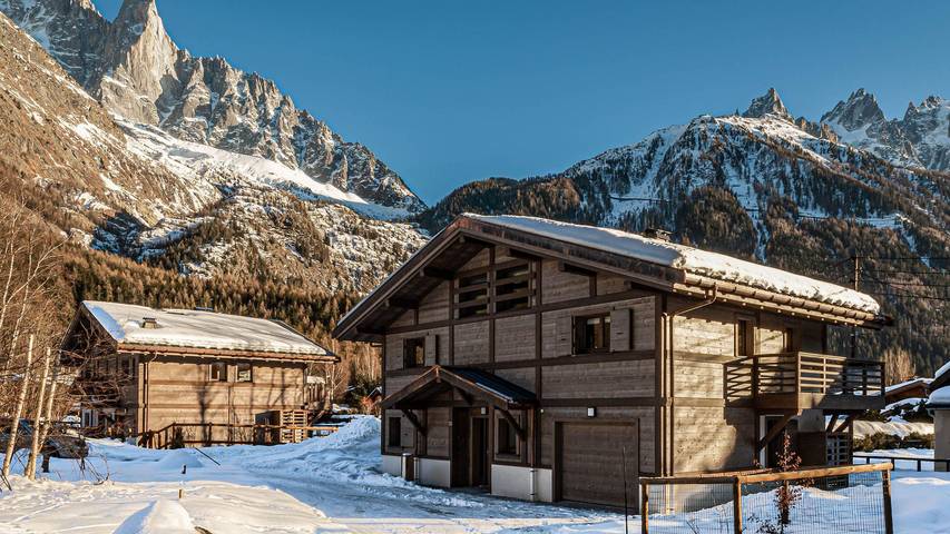 Chalet pour 9 personnes, avec Balcon et Jacuzzi ainsi que Terrasse et Jardin à Chamonix-Mont-Blanc