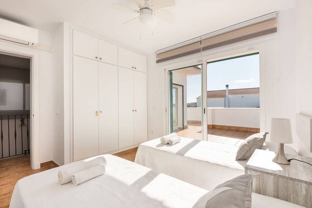 Villa La Calma - beach,private Pool, free Ac&Wifi in Coves Noves, Es Mercadal