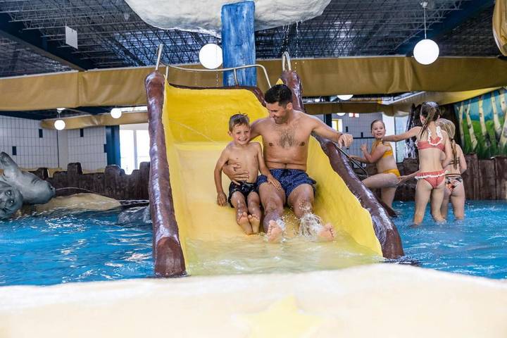 Vakantiepark voor 2 personen, with tuin and terras as well as zwembad in Hardenberg