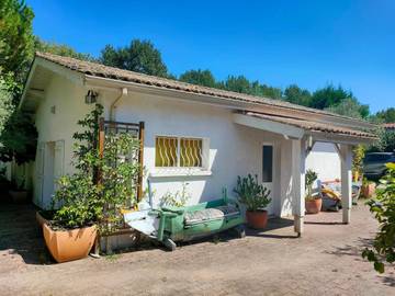 Gîte pour 5 personnes, avec jardin et piscine, animaux acceptés à Beychac-et-Caillau