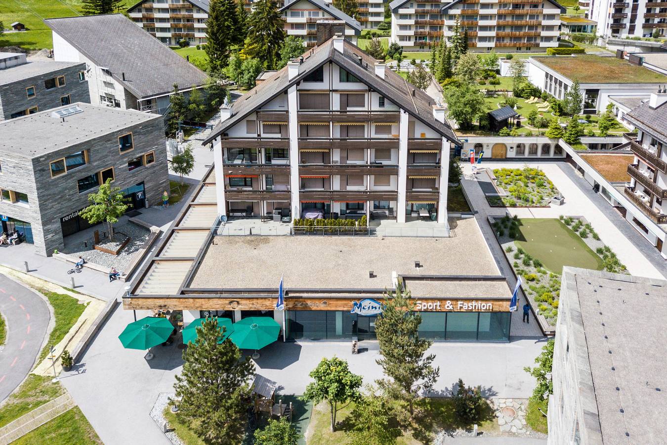 Entire apartment, Holiday apartment for 8 people with balcony in Laax - Murschetg, Laax