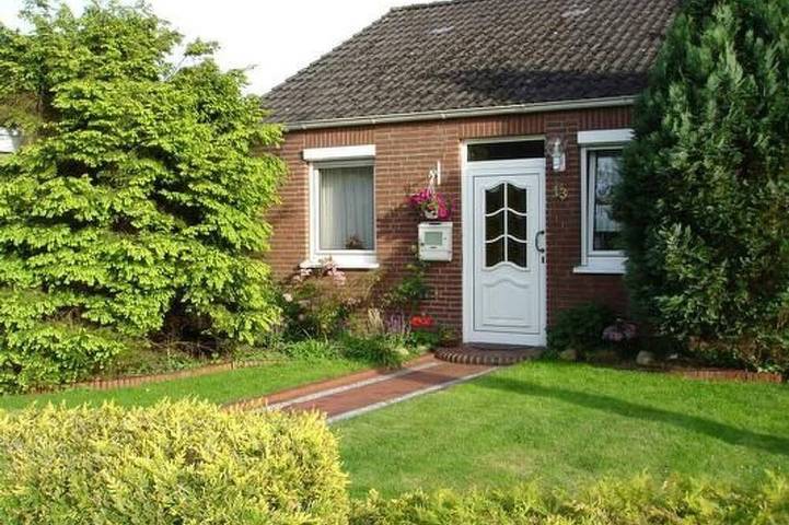 Ferienhaus für 4 Personen, mit Garten, mit Haustier in Hage