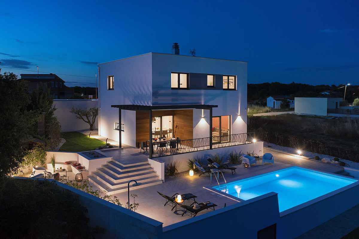 Villa mit Pool und Spielfeld  in Pomer, Südküste Istrien