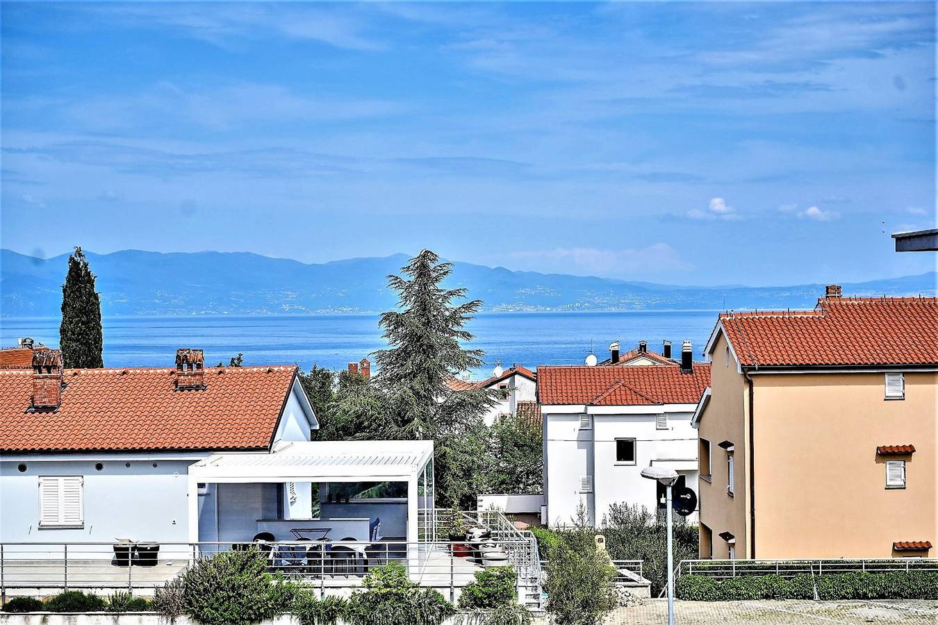 Ganze Wohnung, Modern Apartment Nina mit Meerblick in Zidarici, Krk