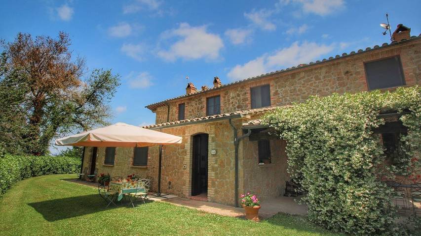 Boerderij voor 4 personen, met zwembad en tuin in Lazio