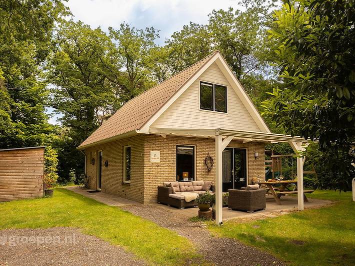 Vakantiehuis voor 13 personen, met terras en balkon/terras in Norg
