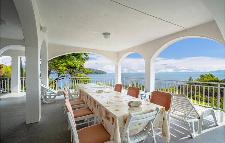 Gemütliche 200 m² große Ferienwohnung mit Terrasse, Klimaanlage und nur 2 km vom Strand von Istruga entfernt in Blato, Korcula