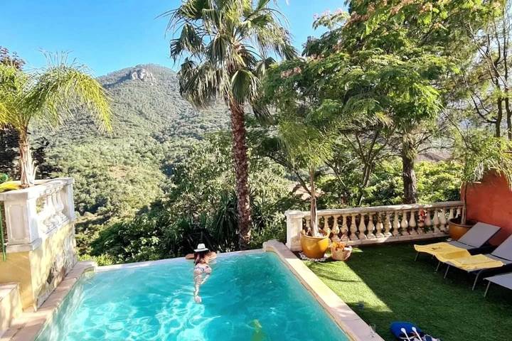 Villa pour 6 personnes, avec Terrasse ainsi que Jardin et Piscine à Fréjus