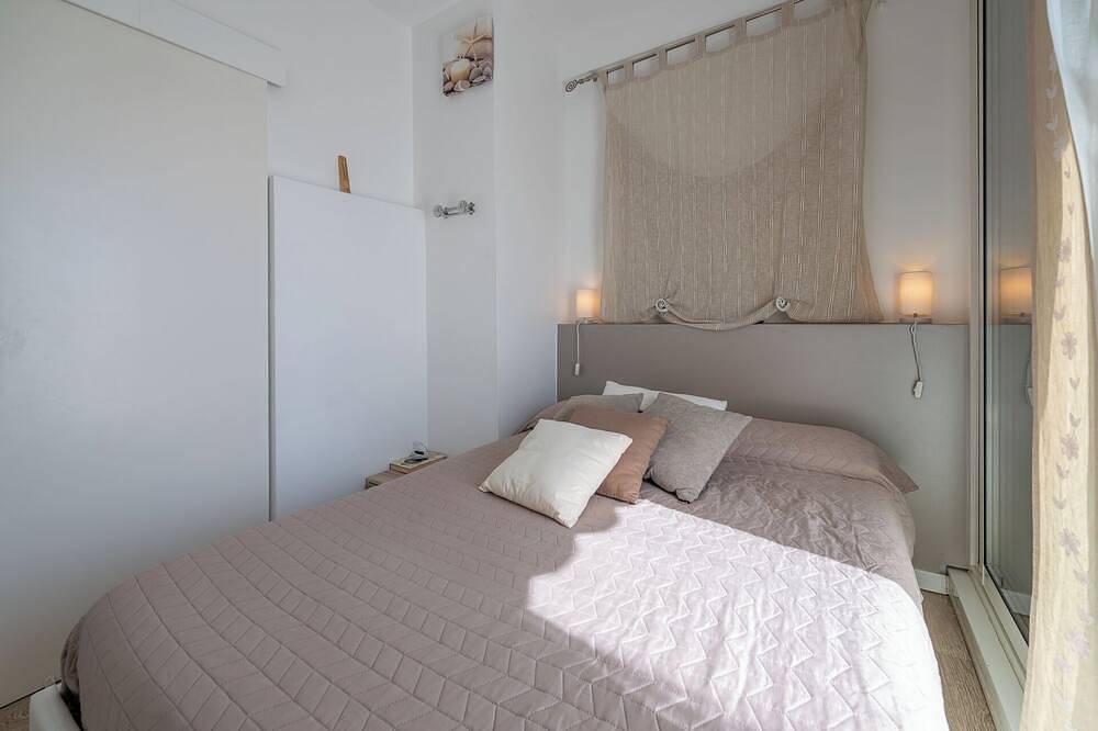 Ganze Wohnung, Appart lumineux climatisé au dernier étage – parfait pour 4 pers in Roquebrune-Cap-Martin, Mittelmeerküste (Frankreich)