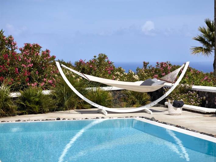 Villa para 2 pessoas, com vista e jardim e ainda piscina em Santorini