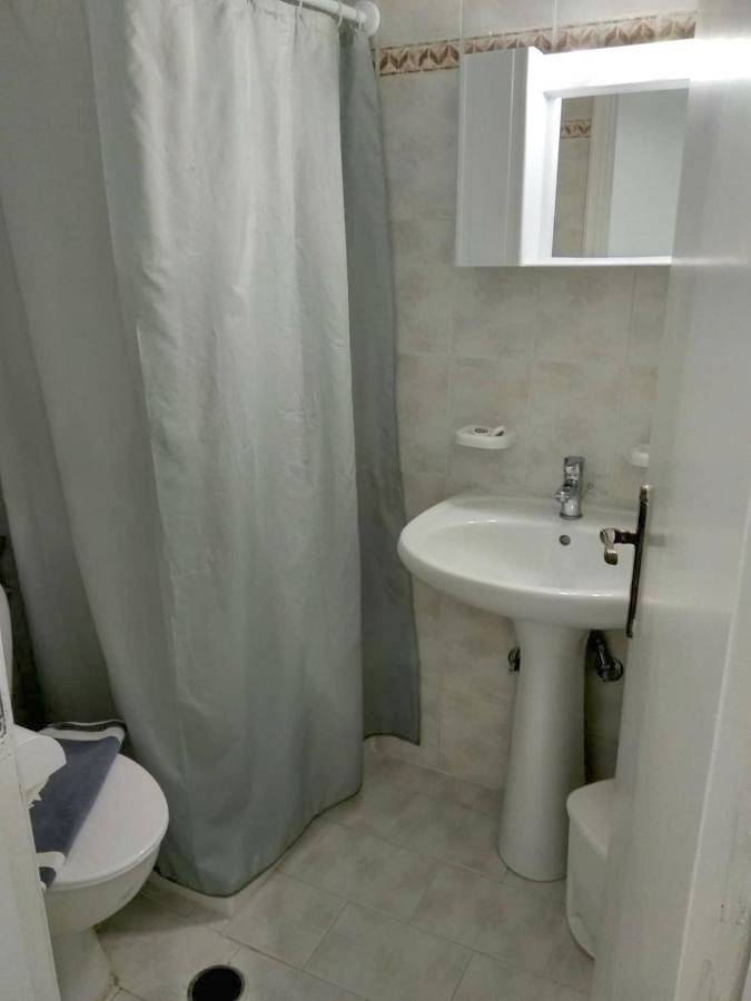 Ferienwohnung für 2 Personen, mit Balkon und Terrasse sowie Garten und Ausblick in Kalamaki - 3