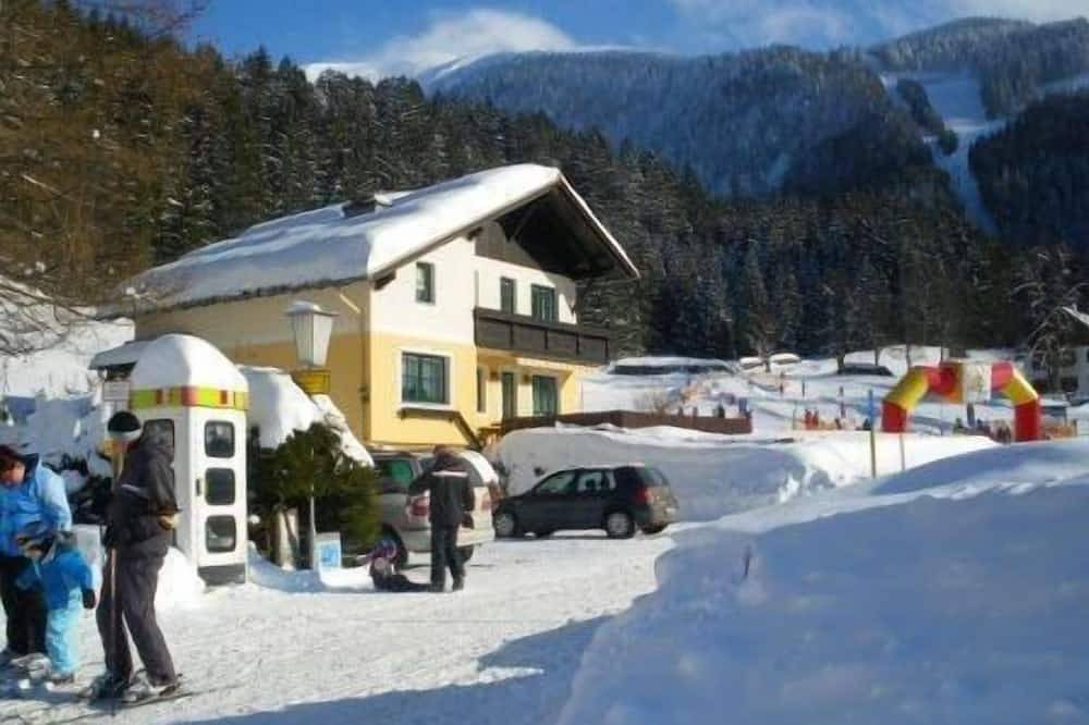 Ganze Wohnung, Ferienwohnung mit Balkon für bis zu 4 Personen in Lackenhof, Gaming