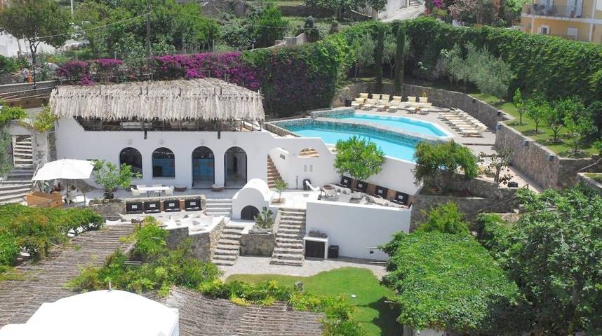 Hotel for 2 people, with pool and garden as well as view and sauna - 1