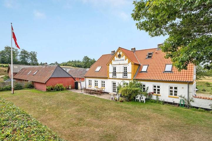 Ferienhaus für 36 Personen, mit Terrasse