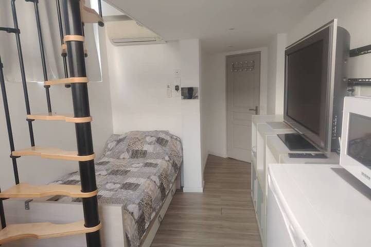 Entire apartment, Perpignan Appart 5 mns Centre, Palais Congrès et Exposition 5 people (5 Beds) in Perpignan, Mediterranean Coast (France)