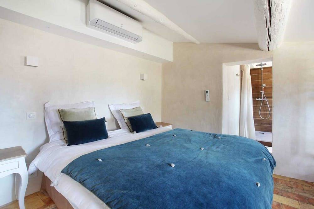 Apartment for 2 People in Aix-en-Provence, Aix-en-Provence region