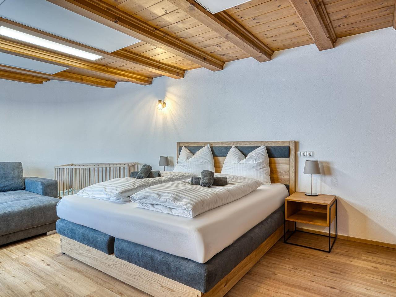 Ganze Wohnung, Traumhaftes Apartment mit Sauna, 82m zum Skibus in Kappl, Verwall