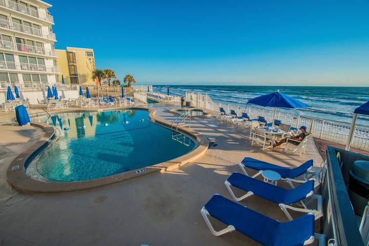 Vacation rental for 6 people, with pool and balcony in Daytona Beach Shores