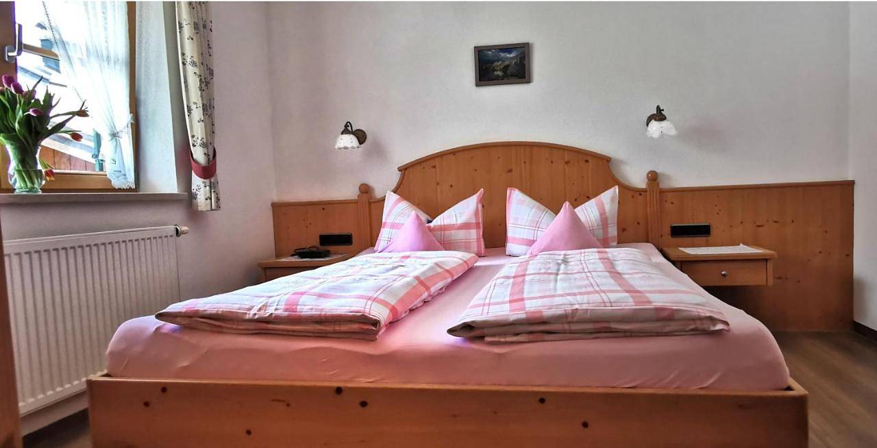 Ganze Wohnung, Landhaus Bergkristall - Sommer Bergbahnen inklusive in Rubi, Oberstdorf