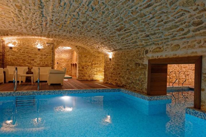 Location de vacances pour 2 personnes, avec piscine ainsi que jacuzzi et jardin à Le Mans - 4