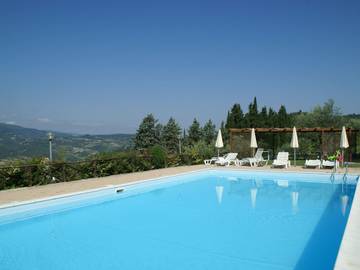 Maison de campagne pour 4 personnes, avec piscine ainsi que jardin et terrasse à Dicomano