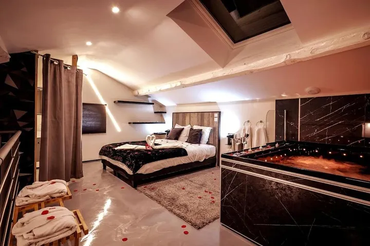 Ferienhaus für 2 Personen, mit Whirlpool und Terrasse sowie Sauna - 1