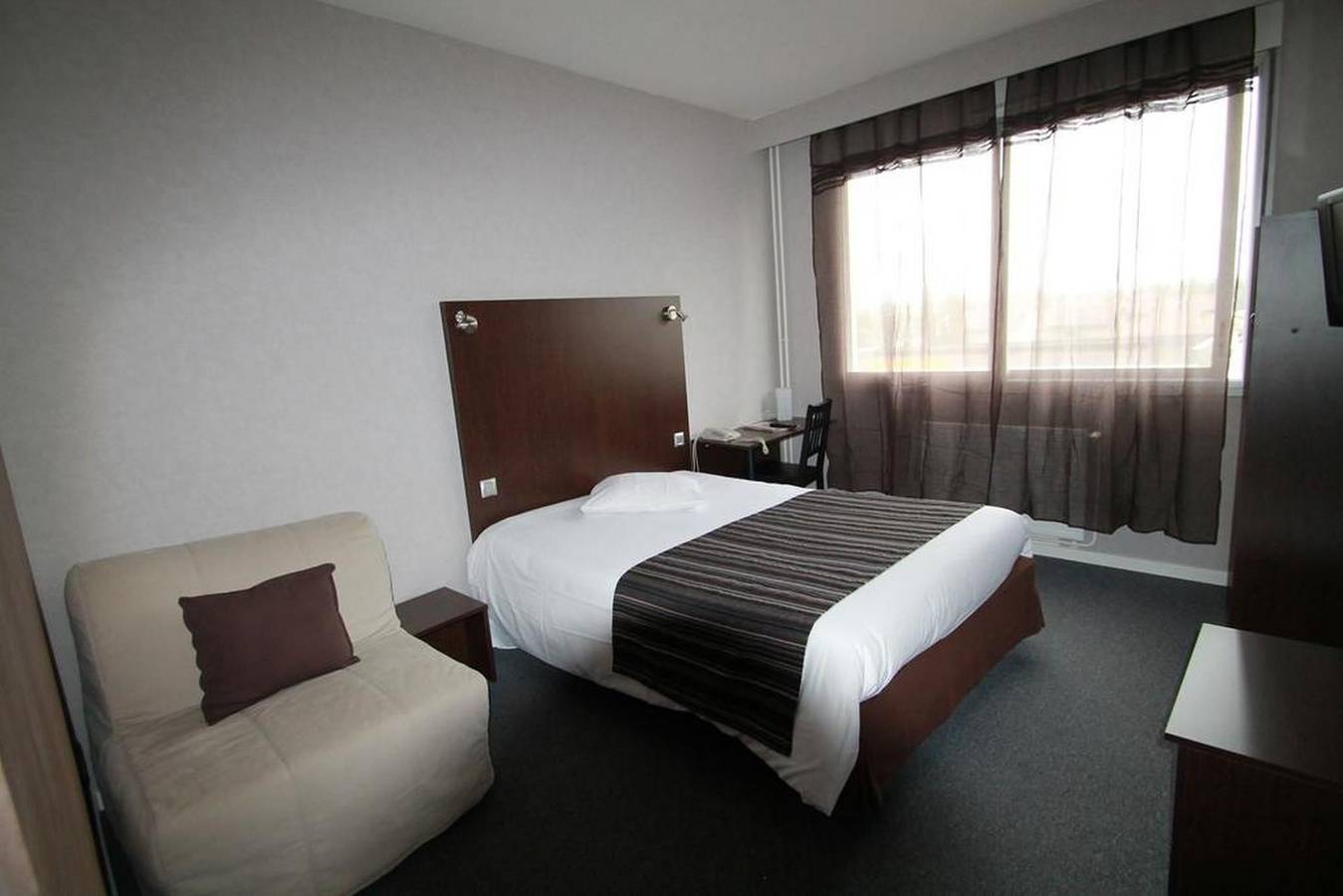 Hôtel pour 1 personne in Saint-Priest, Lyon et ses environs