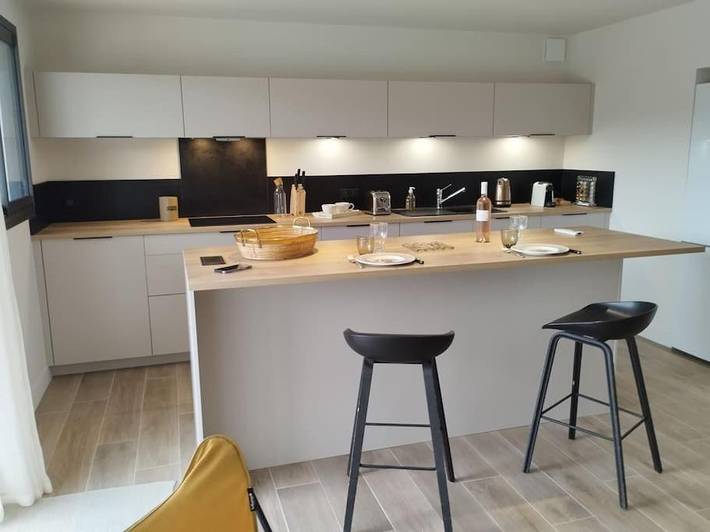 Gîte pour 2 personnes, avec terrasse et vue dans Golf de Valcros - 4