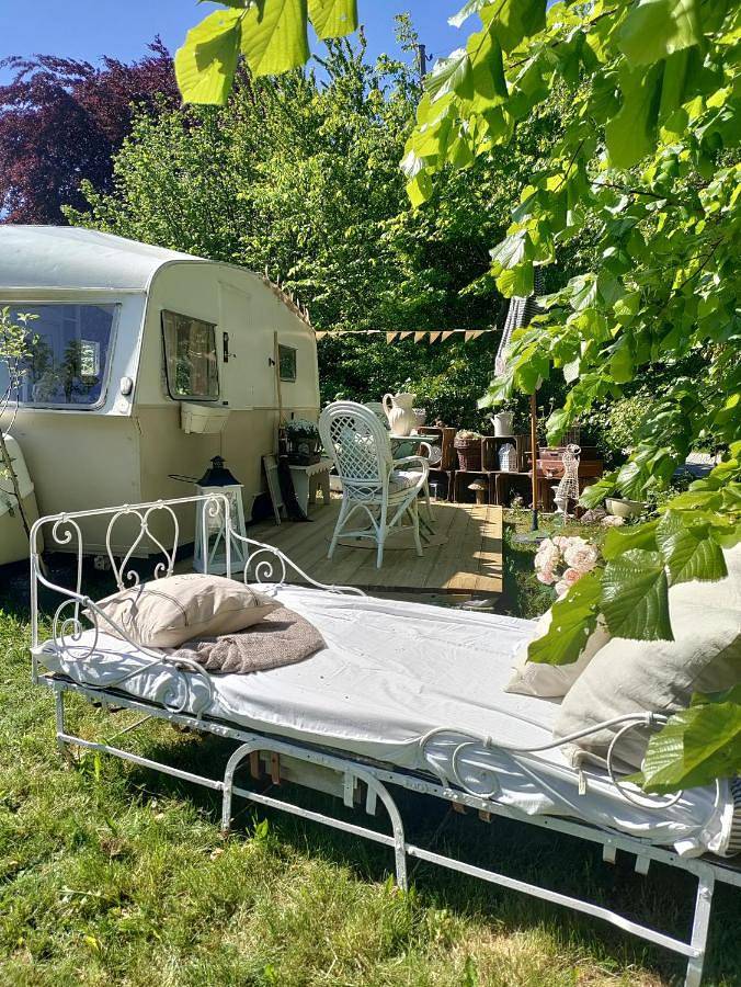 Camping für 2 Personen, mit Terrasse und Garten in Südschweden