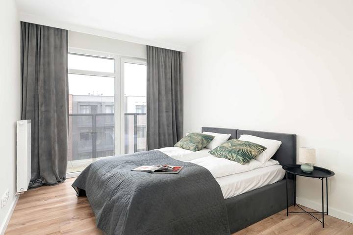 Entire apartment, Spacious Apartment with 2 Bedrooms | Balcony | Parking. in Poznan, Greater Poland
