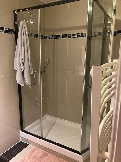 Appartement entier, Superbe appartement parking gratuit 2 in Aulnay-sous-Bois, Seine-Saint-Denis
