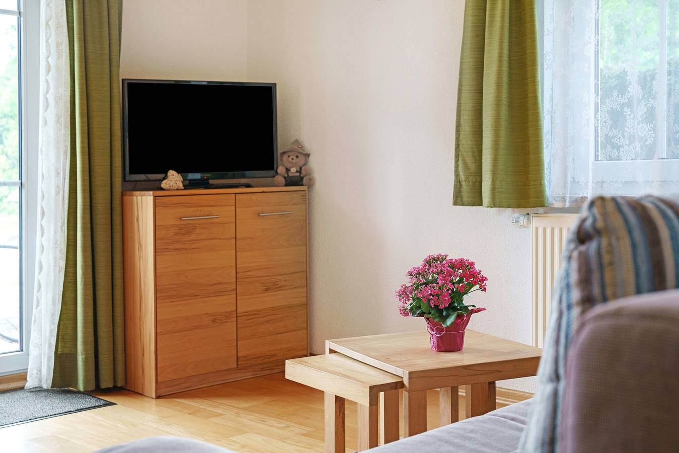 Ganze Wohnung, Ferienwohnung 'Schwalbennest' mit Privatterrasse, Gemeinschaftsgarten und Wi-Fi in St. Peter, Südschwarzwald