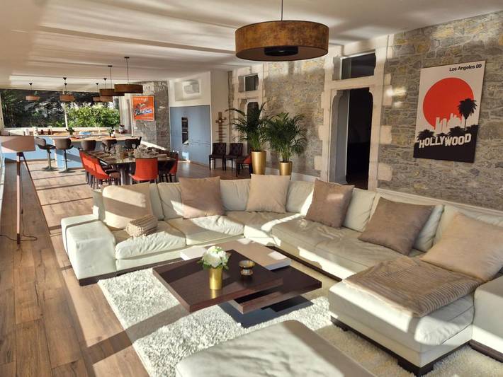 Location de vacances pour 10 personnes, avec vue sur le lac et vue ainsi que jardin et piscine dans Bellefont-La Rauze