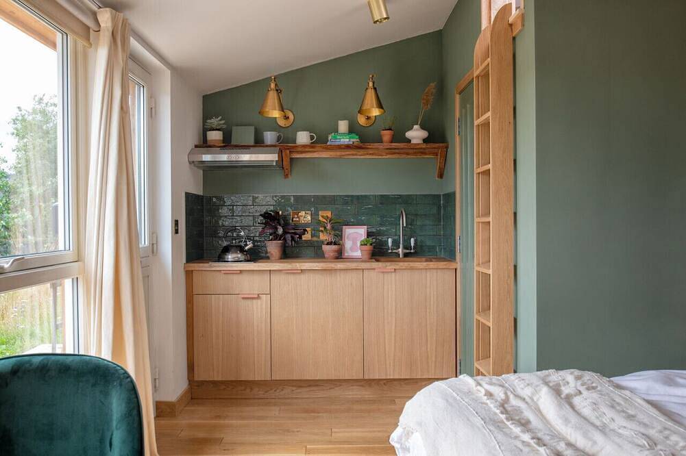 Delightful forest View Cabin with hot tub in Cairngorms in Ballater, Cairngorms National Park