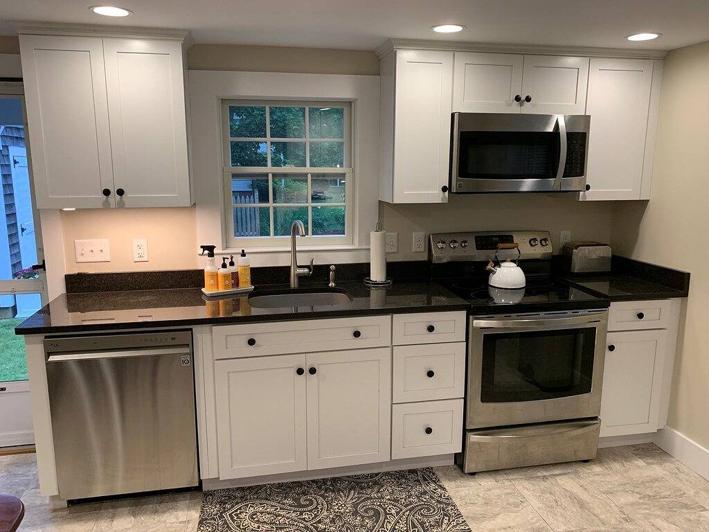 Darling Cape Cottage - Steps from Downtown Harwich Port in Harwich Port, Harwich