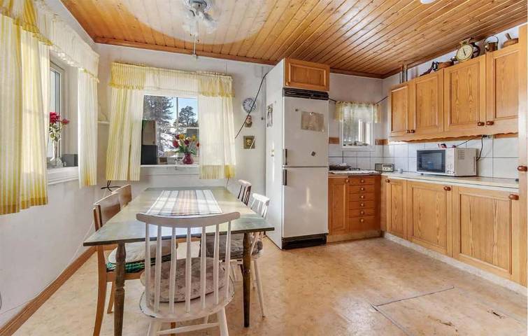 Location de vacances pour 7 personnes, avec vue sur le lac et jardin à Jokkmokk - 4