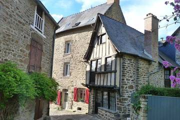 Gîte pour 6 personnes, avec jardin à Lanvallay