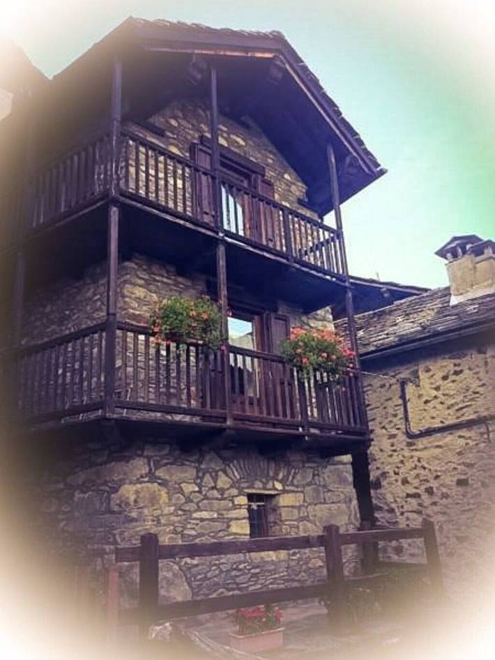 Holiday Home 'Perruchon' with Mountain View, Shared Terrace and Shared Garden in Marine (Perloz), Comune di Perloz