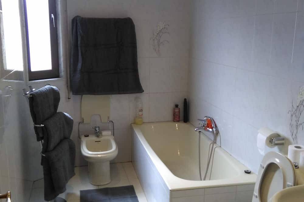 Entire apartment, Apartment in Ponferrada near las Medulas,Penalba de Santiago or the \"Camino\" in Ponferrada, El Bierzo
