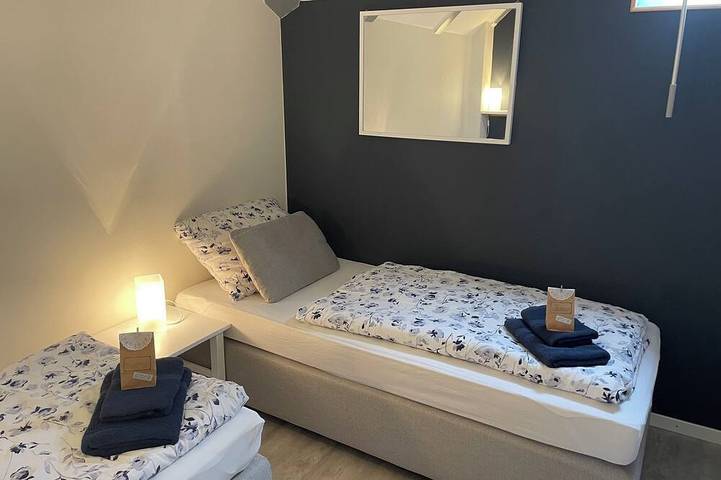 Privat geführtes Ferienhaus \"Auszeit\" im Seepark mit blickdichtem Garten in Kirchheim, Knüllgebirge