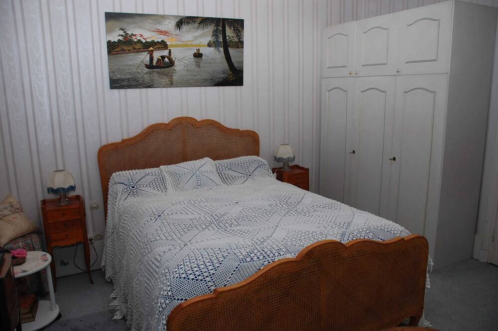 Entire apartment, Homerez - Apartment in Auvers-sur-Oise in Auvers-sur-Oise, Vexin Français Regional Natural Park